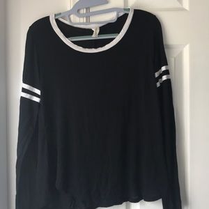 Long sleeved black